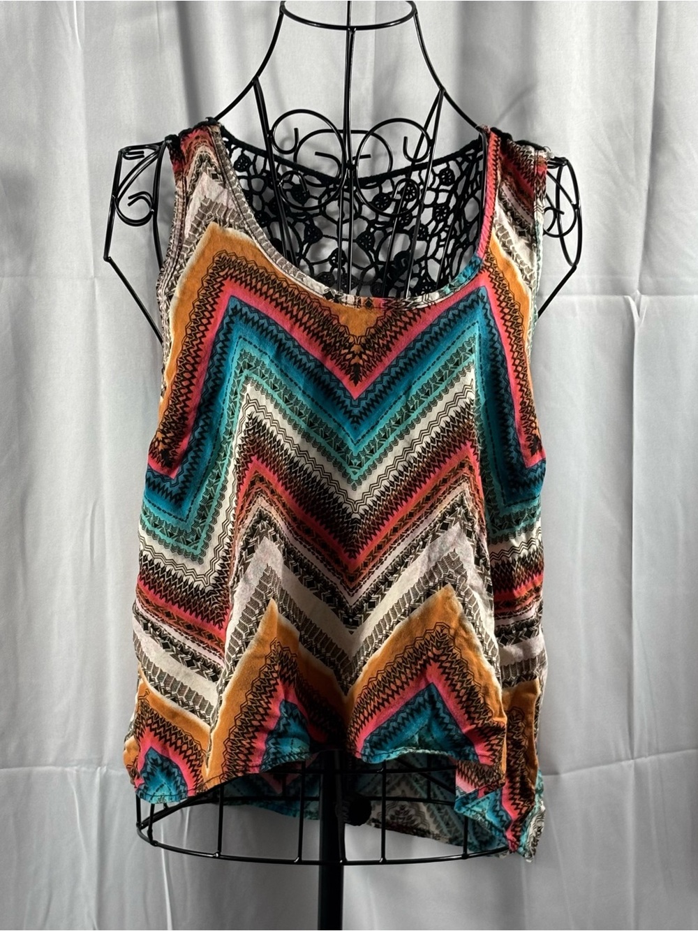 Stoosh Multicolor Chevron Scoop Neck Tank Top